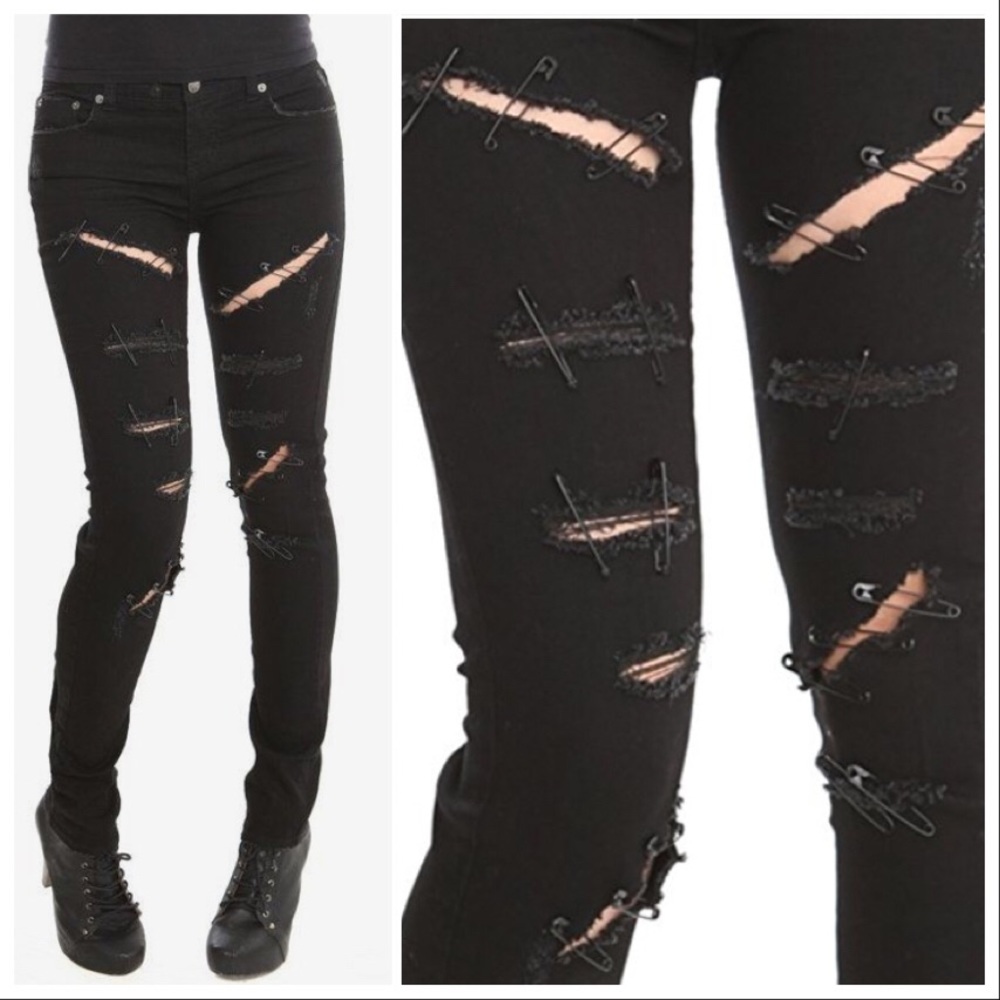 👀ISO👀 JET Hot Topic Black Safety Pin Jeans Sz 13
